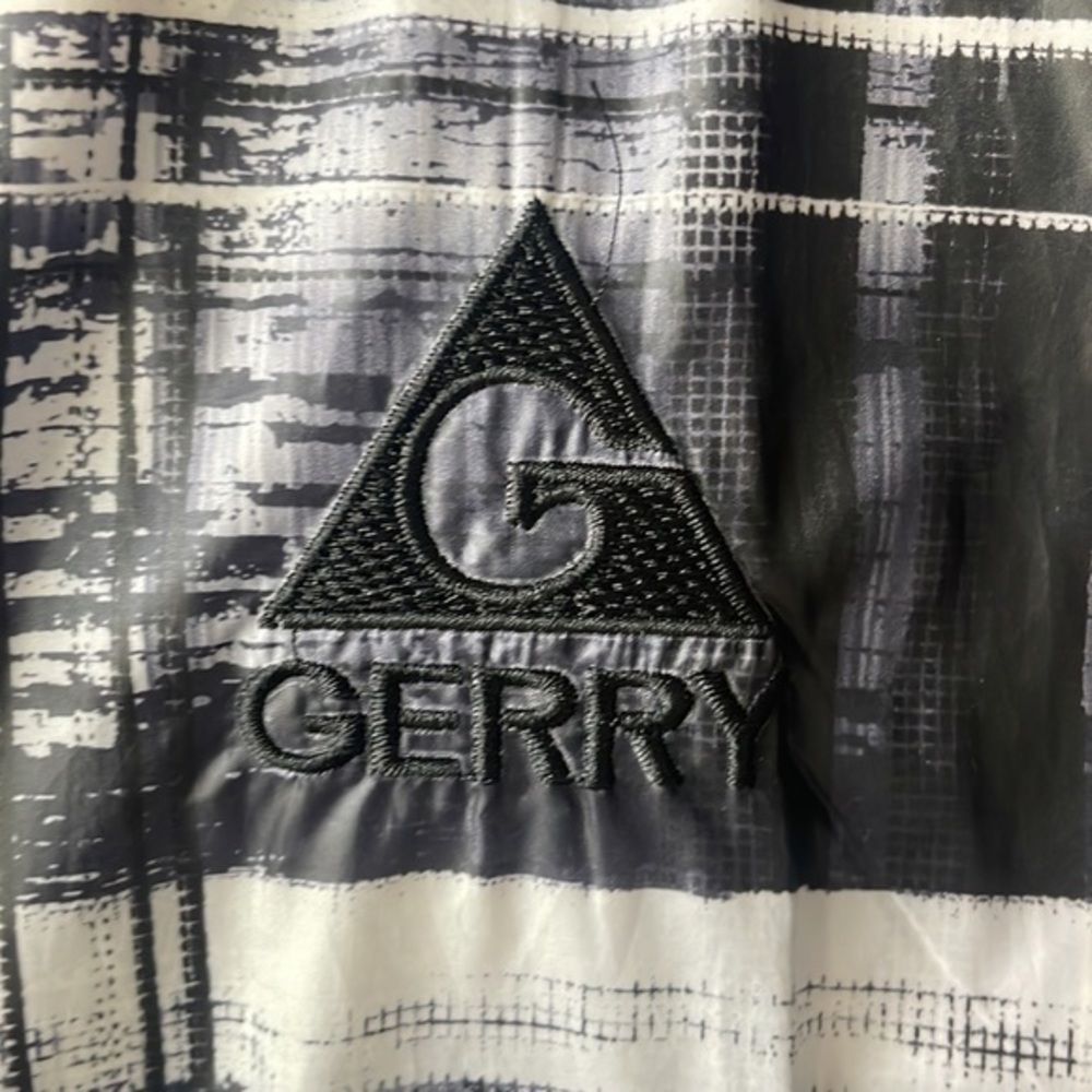Gerry vest size Large Black and patterned reverisble and packable - Picture 3 of 11